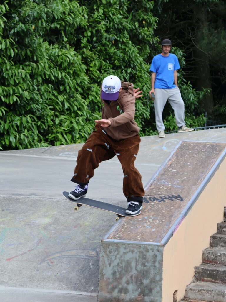 slide ledge skate