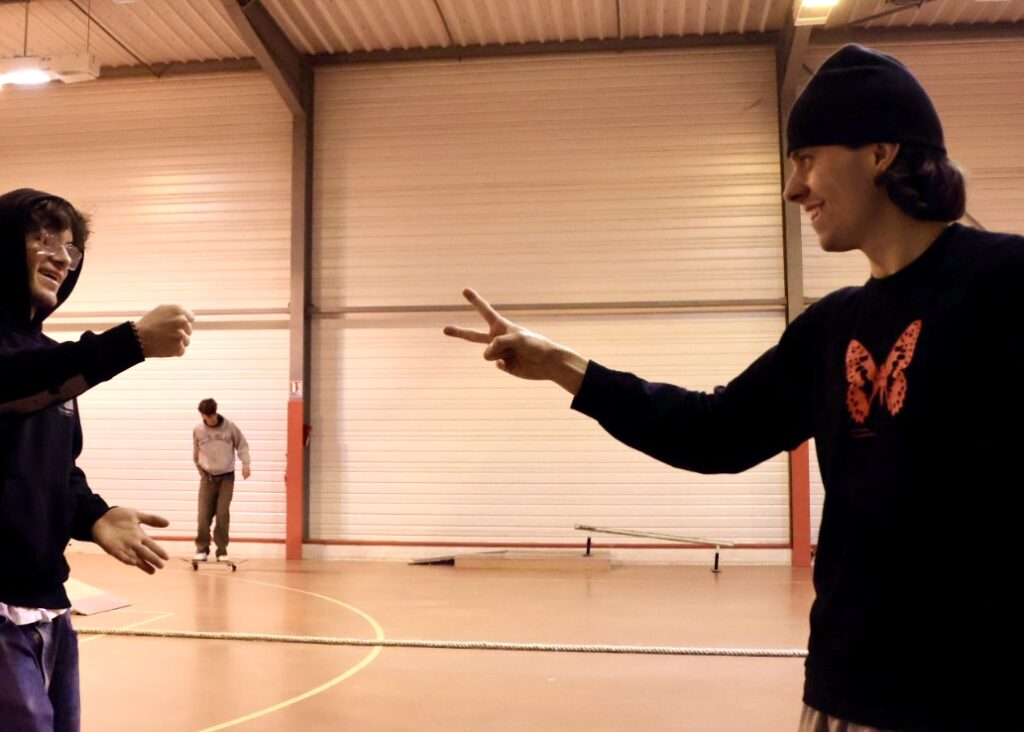 pierre papier ciseau skate